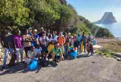 Calp retira 110 kilos de residuos en la Cala Manzanera