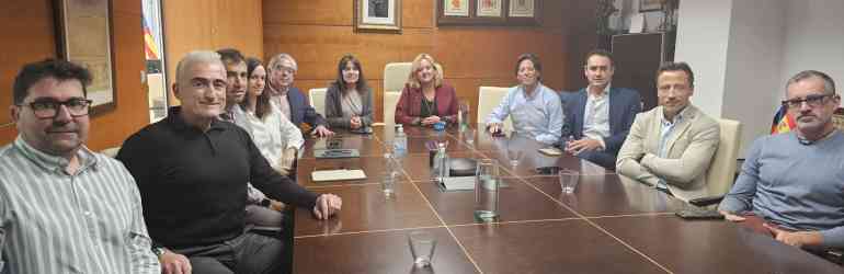 Reunión de la alcaldesa de Calp con representantes de Vialterra